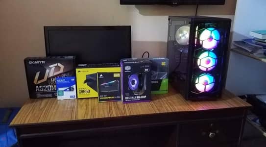 RTX 4060 Gaming pc with Razer huntsmen mini 60% keyboard