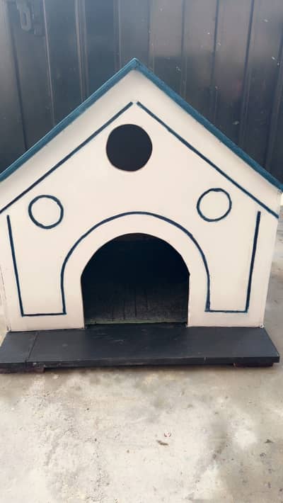 WOODEN CAT HOUSE