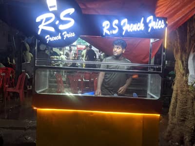 FRIES AND BURGER STEEL COUNTER