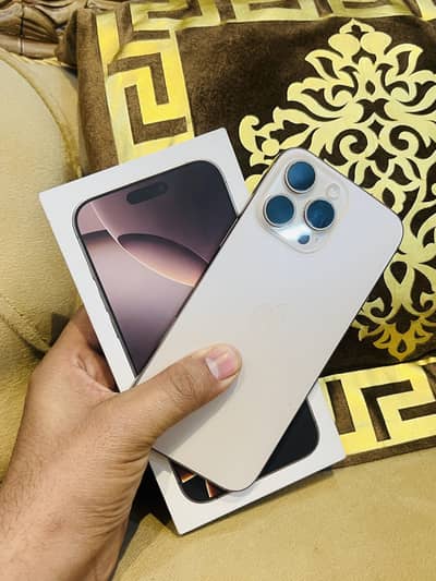 Apple iphone 16promax 256Gb Dessert Titanium