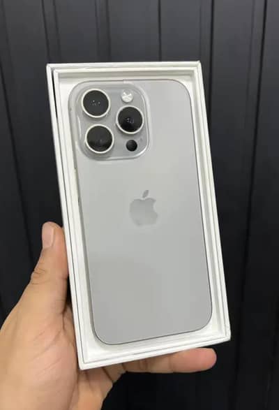 iPhone 15 Pro battery health 90% USA  scratchless  10 by 10