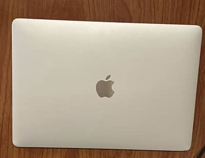 Macbook Pro 2017 for 18,000 complete (Just for parts)