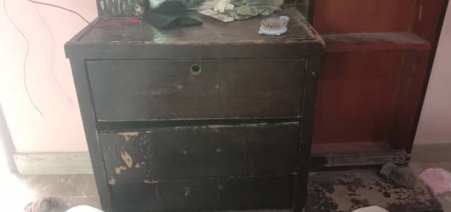 Dressing and side table