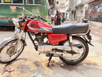 Honda CG 125 2015 model sealed engine guaranteed raheemyar khan number