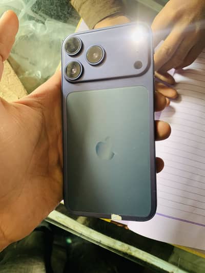 iPhone XR converted into 17pro
