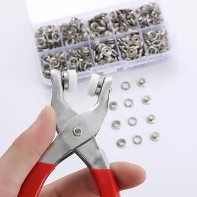 Tich/Snap Button Machine