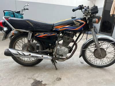 125 Rahim Yar Khan number, 2018 no issues in bike.