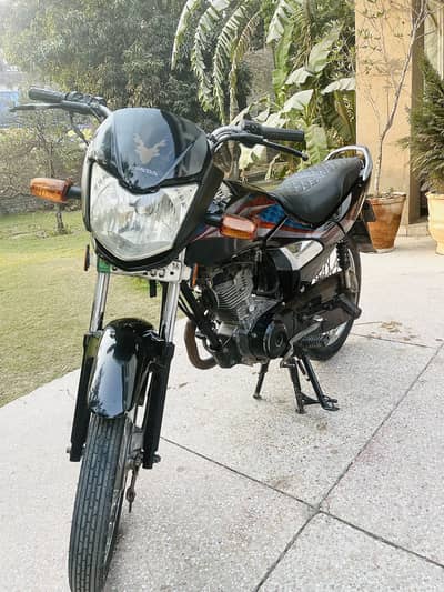 Honda CG125 dream . . 0.3. 45.69. 32.4. 11. . very excellent condition