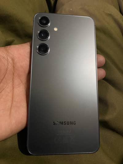 Samsung S24 plus  with orignal box charger