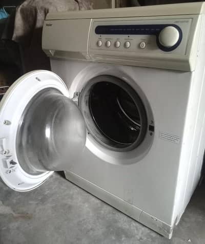Hair company Automatic  washing machine 6kg for  sale.