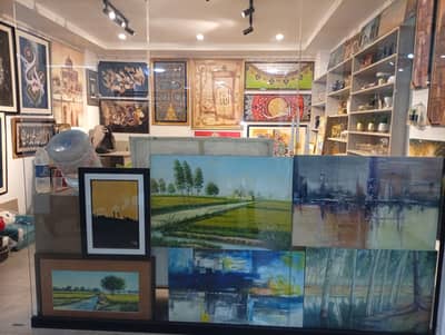 Home Decor/Art Gallery