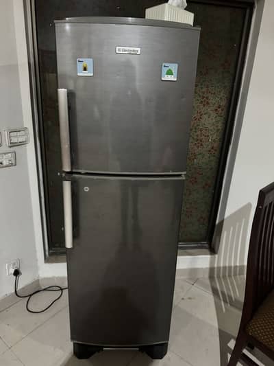 Old Refrigerator for sale in 25k
