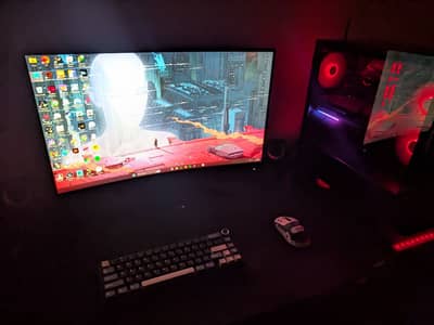 DESKTOP GAMING PC IN PRISTINE CONDITION