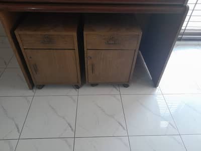 office tables, revolving chairs and floating side tables