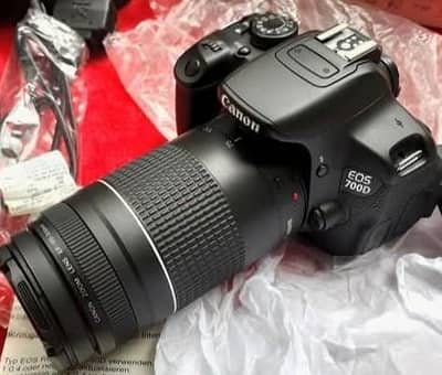 CANON 700D DSLR CAMERA