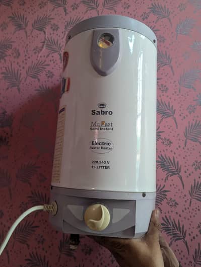 electric geaser in excellent condition