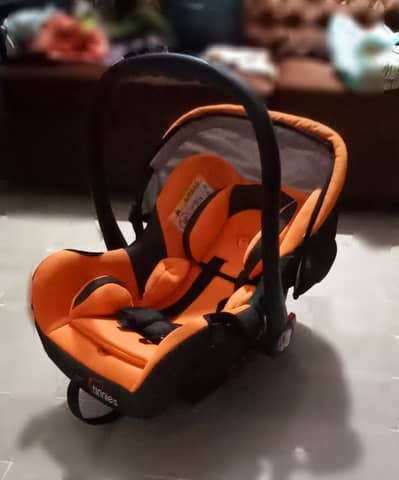 Tinnies Baby Carry Cot/Car Seat Model T002-023