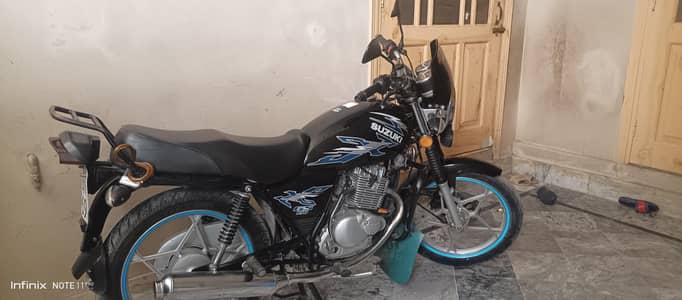 Suzuki 150cc motorbike