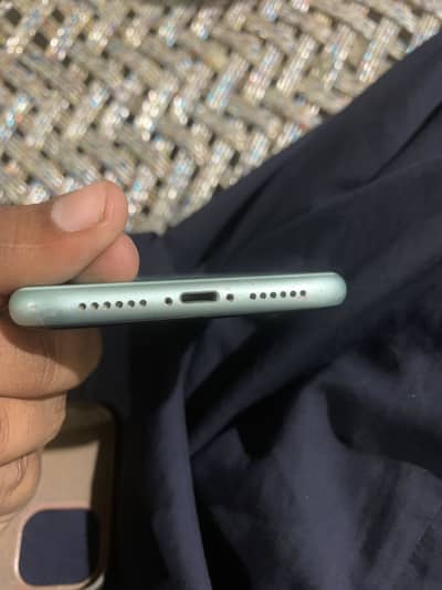 I phone 11   128 Gb face id off due to panal change