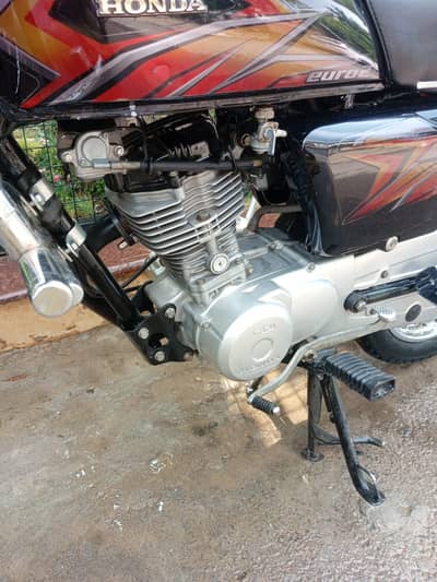 125 far sal lslamabad numbar good condition