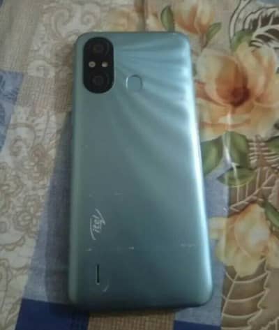 bilkul OK phone hai only glass break hai 03079652852 call