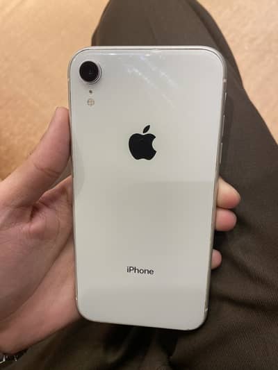 IPHONE XR NON PTA FOR SALE 9/10 condition