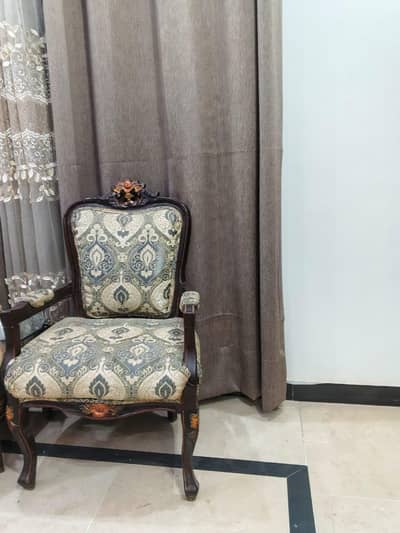 5 seater sofa set +2 room chairs +3 table +1 round table