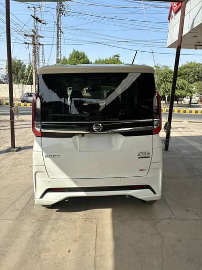 Nissan dyaz highway star Roox