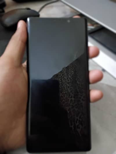 back cover  tota hua ha or  painal par line ha thori se