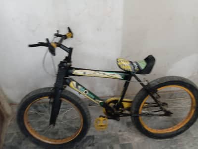 only 5 month used hai only seat tuti hoye hai