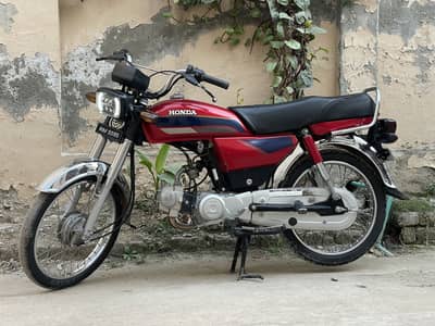 Honda cd70 2020 model red
