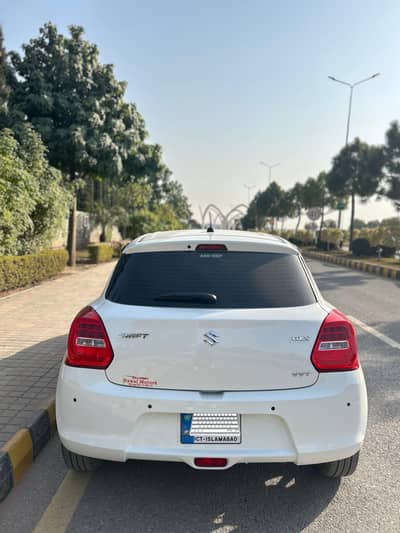 Suzuki Swift 1900KM For Sale