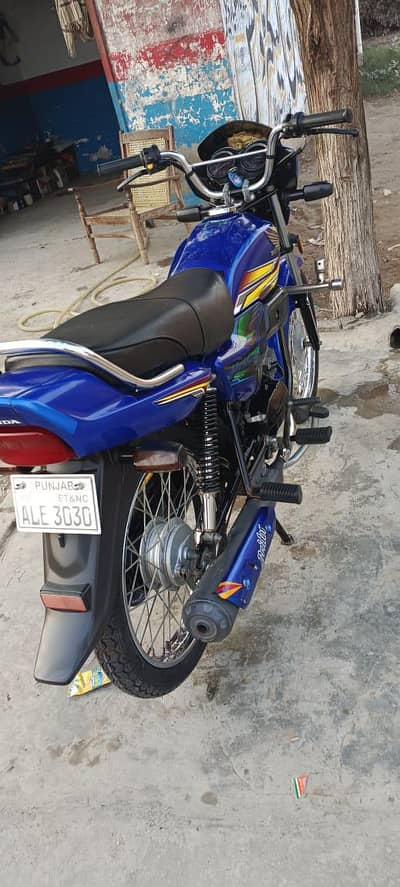 Honda Pridor Blue colour