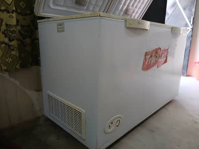 2 doors freezer 9/10 condition