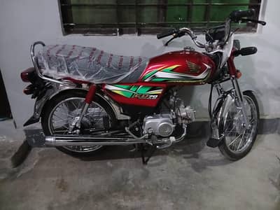 HONDA CD 70 WITH ZERO RUNNING .