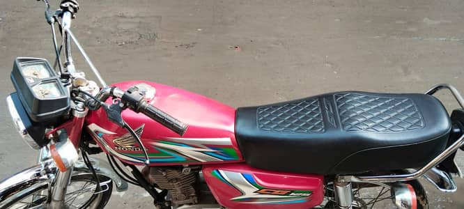 125 2023 model jis na purchase krna ho whatapp no 03134684904