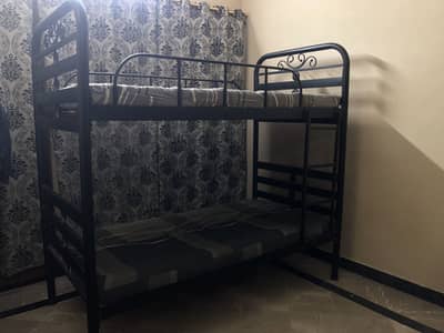 2 story bed with mattress