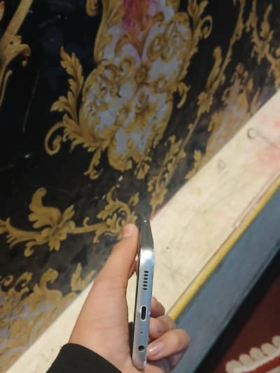 Samsung Triple Camera Phone | Sleek Silver Design