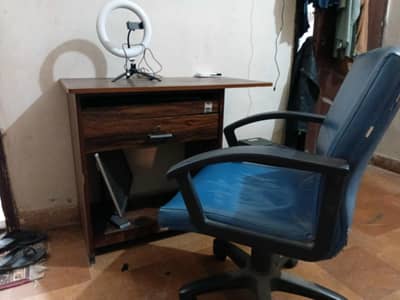 Computer table and chair for sale (Read description)