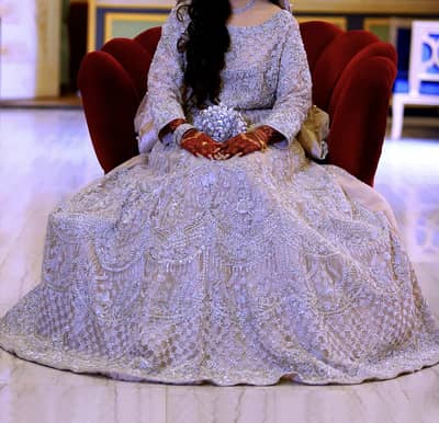 full heavy bridal maxi full new condition