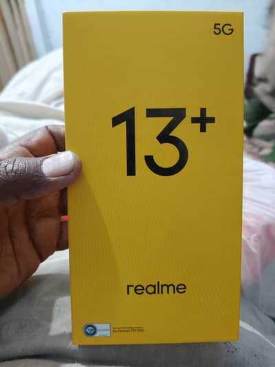 Realme 13 plus 12 /256 gb 90 fps