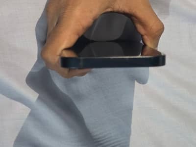 Selling Iphone 12 factory unlock