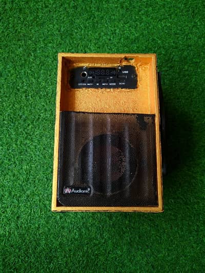 audionic bluetooth speaker F. M Aux All function available All perfect