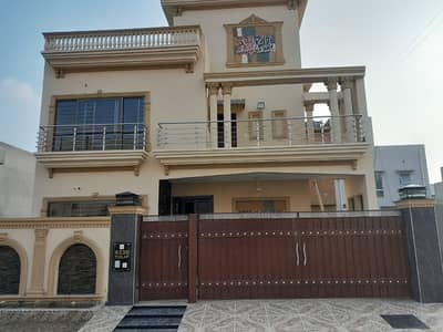 10 Marla Luxury Brand New Lower Portion Available For Rent In Park View City Lahore