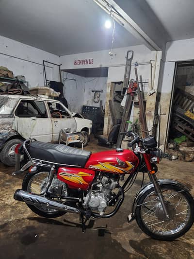 HONDA 125 2021 EURO RED COLOUR