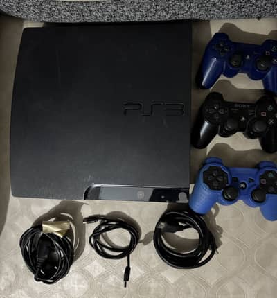PlayStation 3 Slim 320GB – 3 Controllers – Excellent Condition