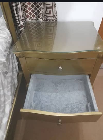 5 month used bed set