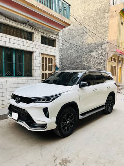 Toyota Fortuner White | Excellent Condition | Family Used SUV