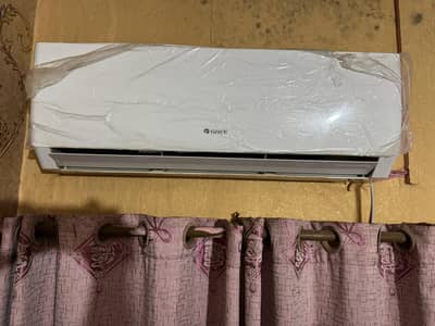Gree AC 1 ton brand new condition