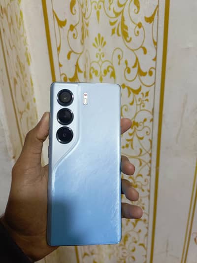 Tecno common 40 pro 256Gb